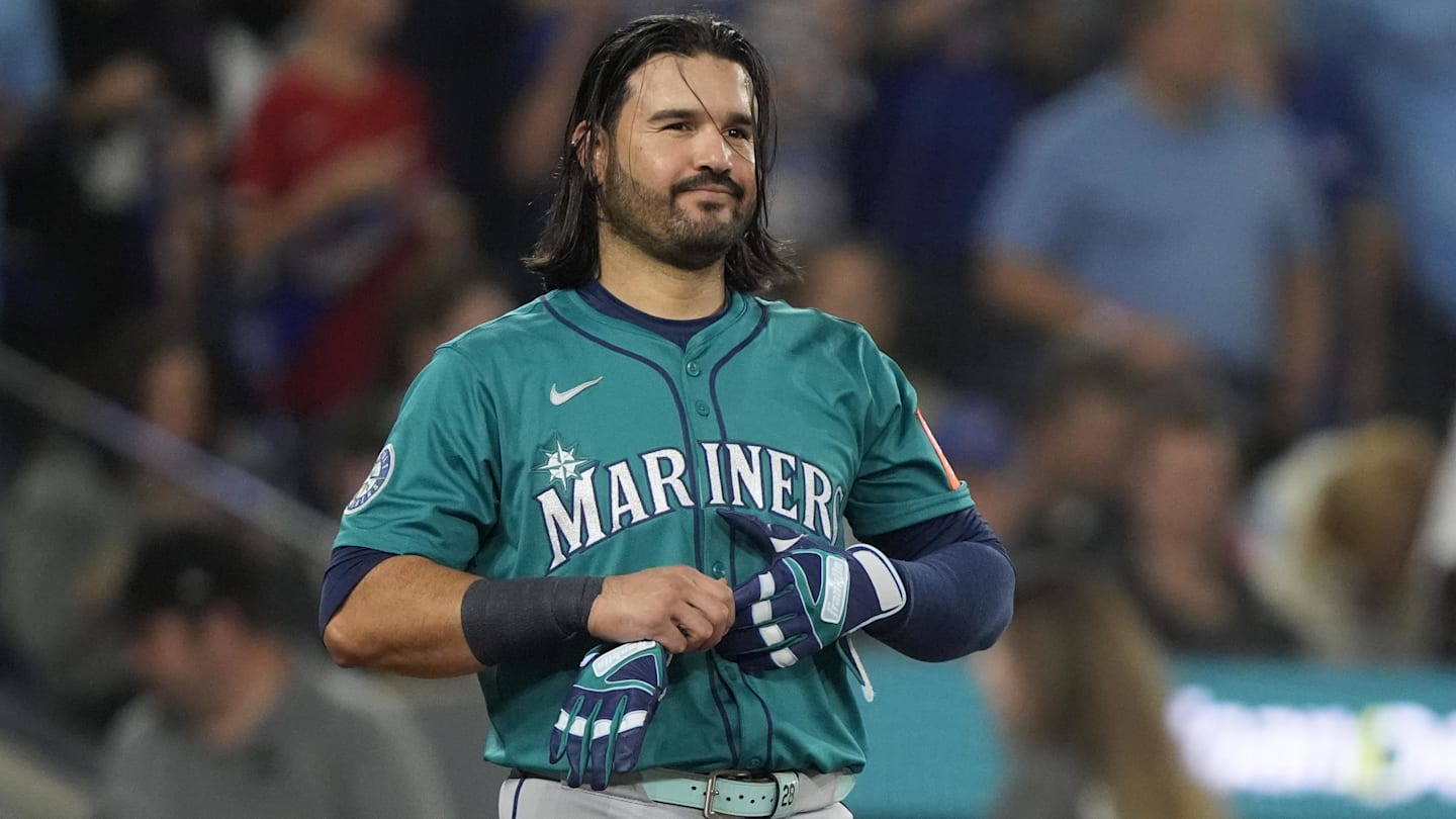 Mariners' Division Rival Labeled As Surprise Threat To Sign Eugenio Suárez