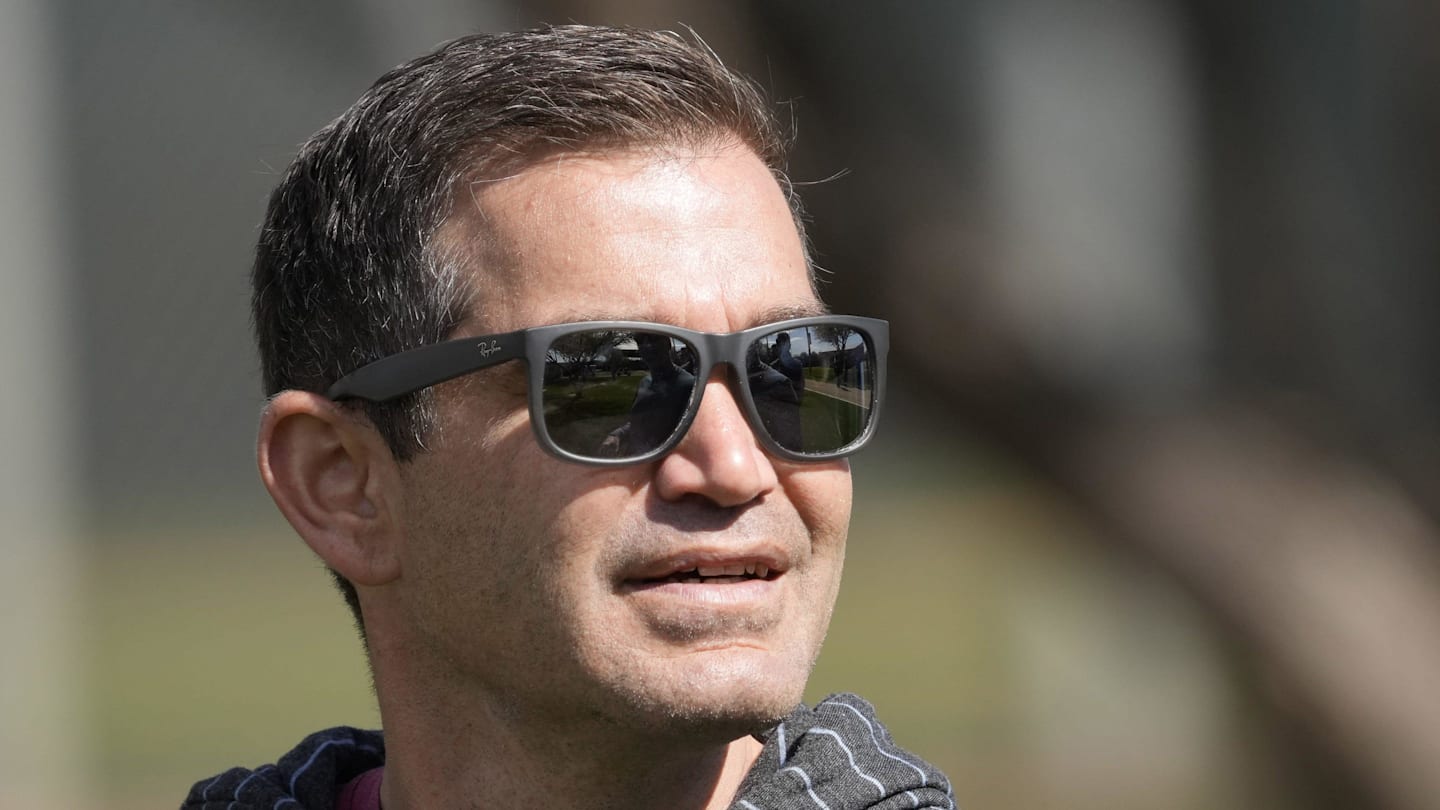 D-backs Won't Lose Long-Time Assistant GM to Rockies