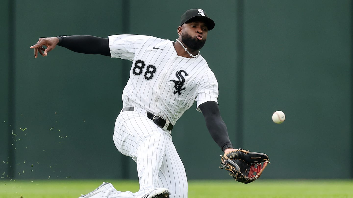 Chicago White Sox outfielder Luis Robert Jr.