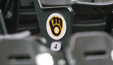 Brewers Should Re-Sign Valuable Backup Catcher After Strong 2025 Season