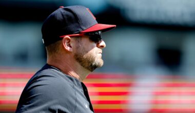 Guardians hire new bench coach with ties to Stephen Vogt