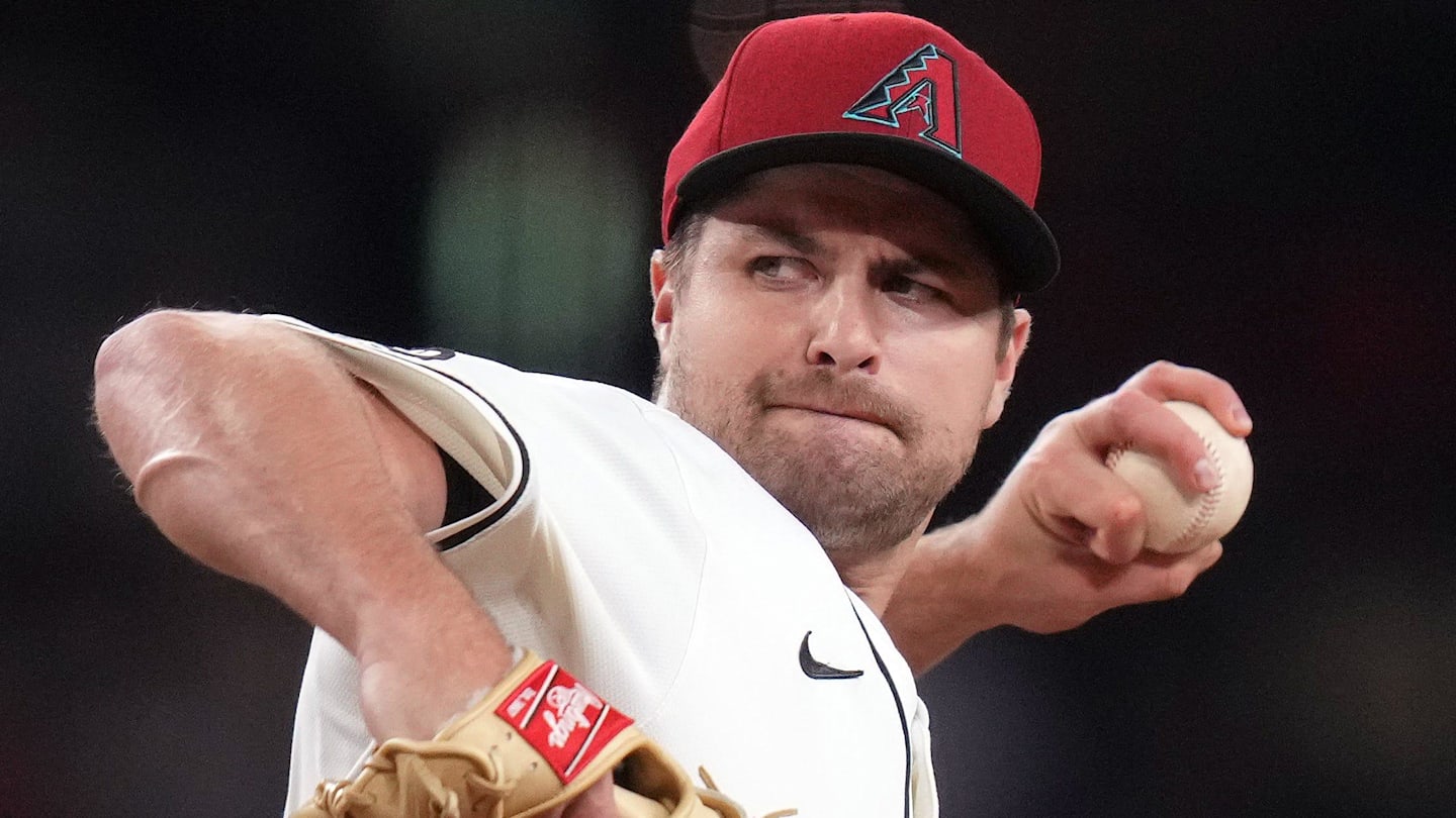 Insider Urges D-backs to Re-Sign this Veteran Pitcher