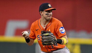 Astros Send Gold Glove Winner to Braves in Exchange for Fellow Infielder