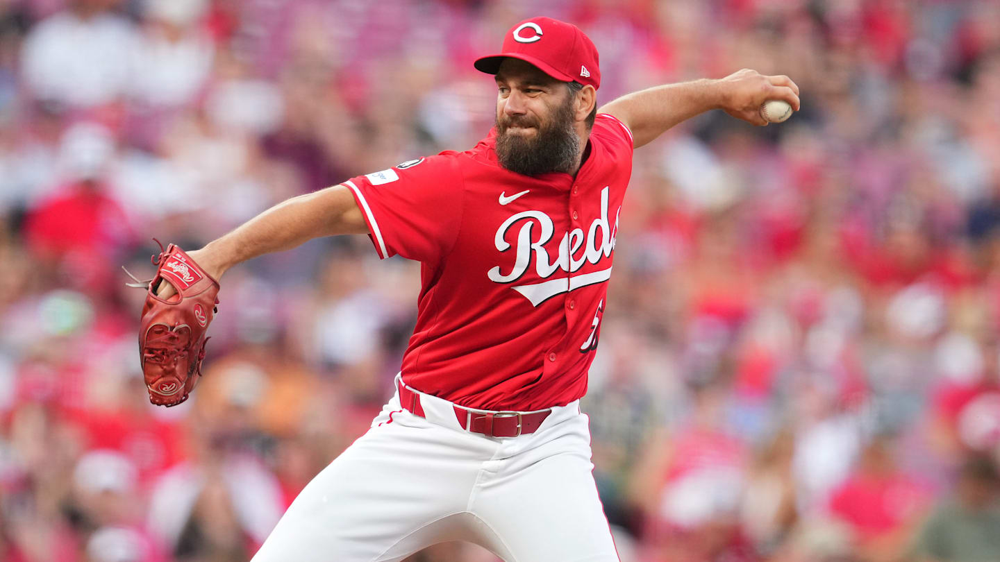 Cincinnati Reds pitcher Sam Moll