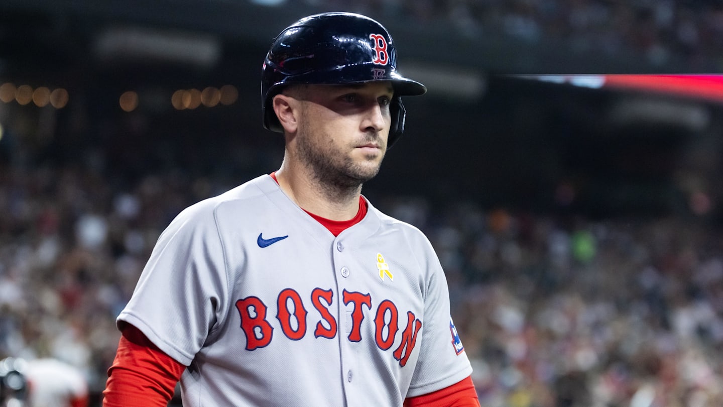 Alex Cora Hints At Red Sox's Chances To Sign Alex Bregman In Free Agency