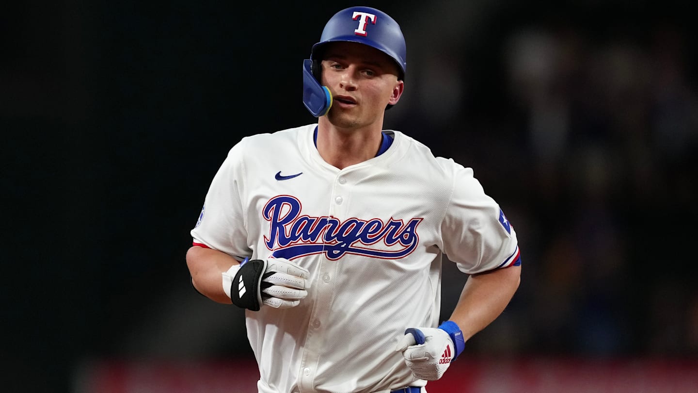 Pittsburgh Pirates v Texas Rangers