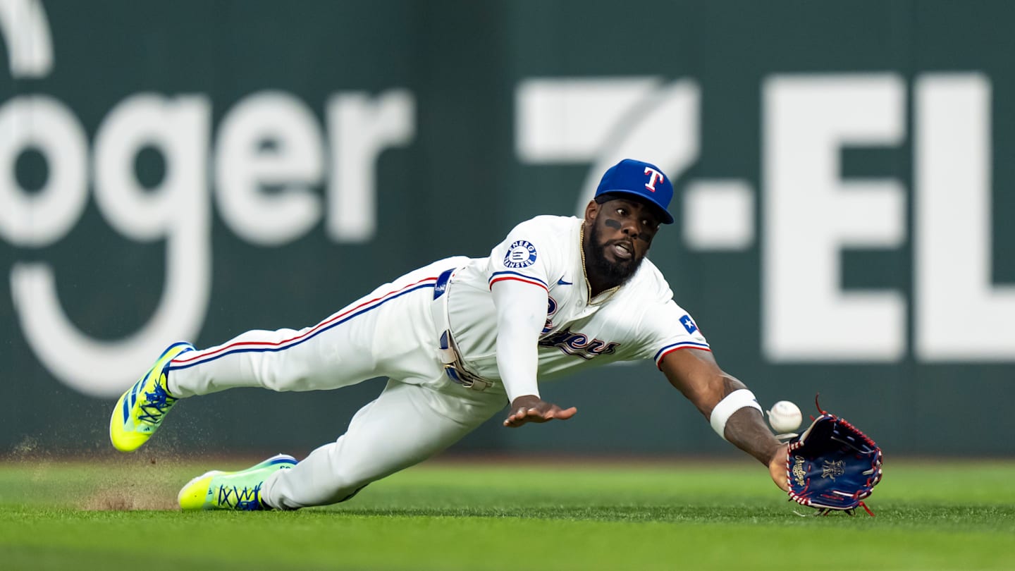 Los Angeles Angels v Texas Rangers