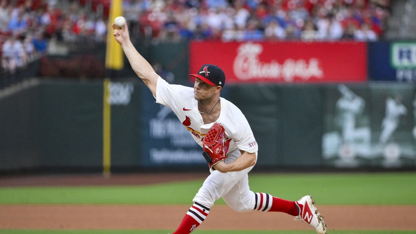 Former Cincinnati Reds Pitcher Traded to Boston Red Sox