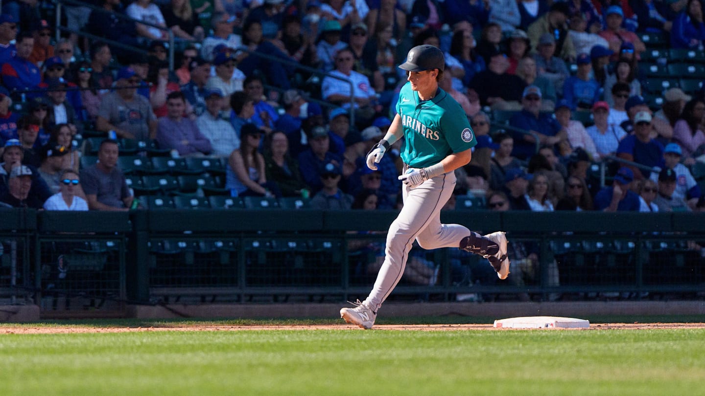 What do the Mariners expect from top prospect Colt Emerson in 2026?