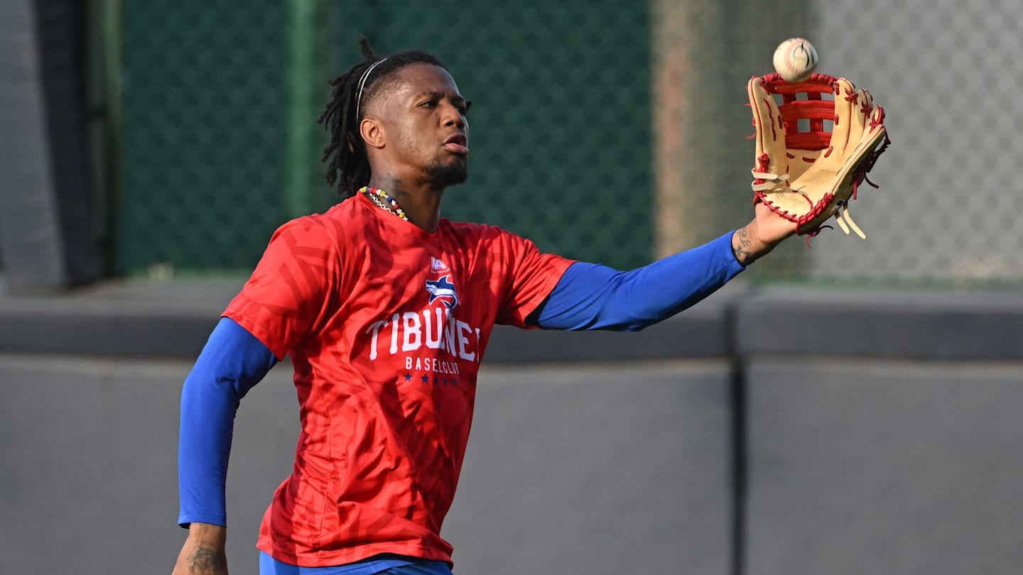 BASEBALL-VENEZUELA-TIBURONES-ACUNA