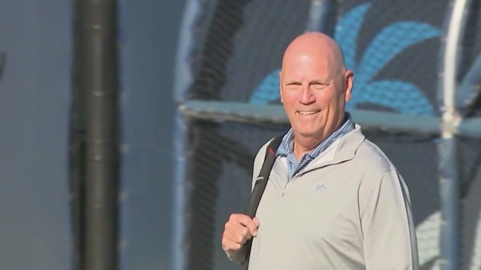 Braves manager Brian Snitker steps down