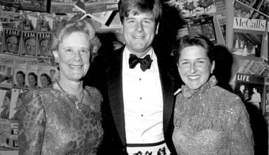 Former New York Mets president Lorinda de Roulet (left) has died aged 95