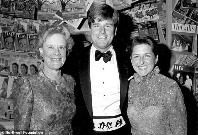 Former New York Mets president Lorinda de Roulet (left) has died aged 95
