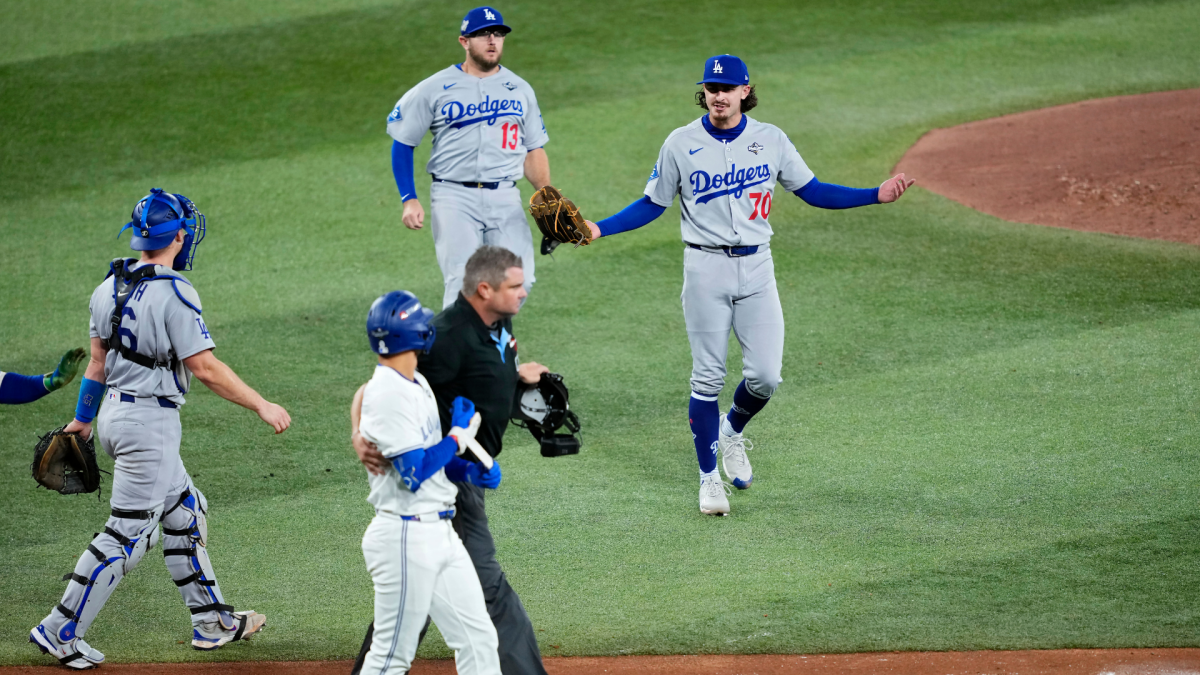 World Series Game 7: Dodgers, Blue Jays benches clear after Giménez hit by pitch
