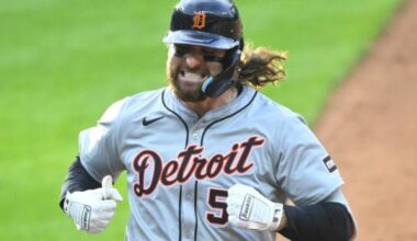 Rays acquire OF Ryan Vilade from Reds for cash