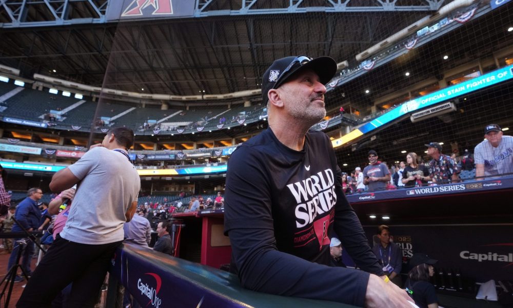 D-Backs' Lovullo motivated to bring team back to postseason after 2025 World Series