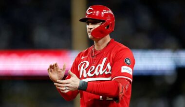 Reds decline club options on 3 players, making them free agents
