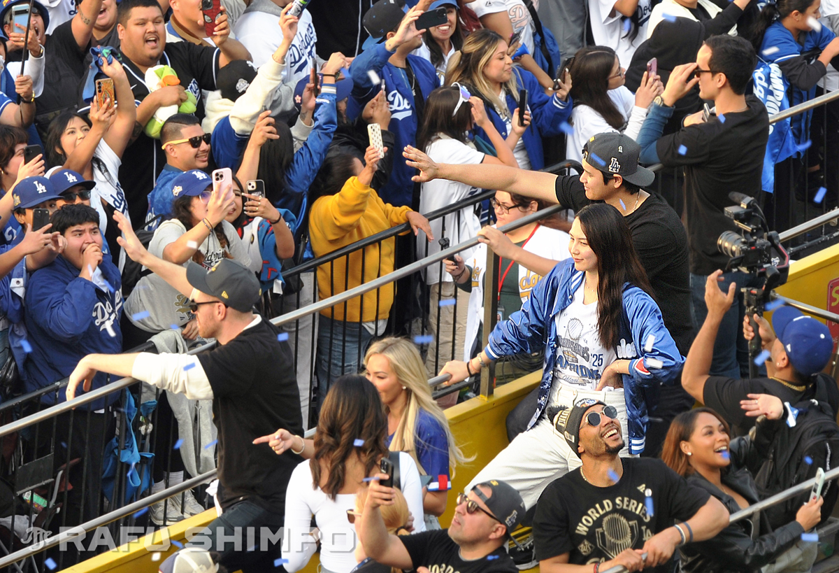 Déjà Blue in L.A. as Dodgers Repeat