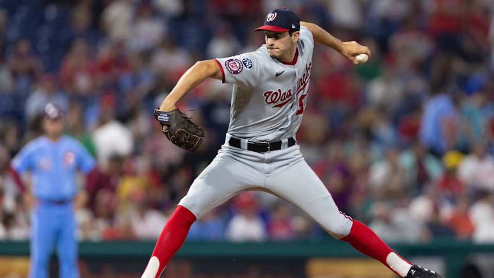 Pirates Sign Relief Pitcher to One-Year Deal