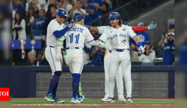 MLB trade rumors: Toronto Blue Jays could provide $300 million extension to All-Star as free agency pressure builds | MLB News