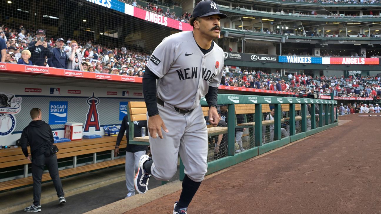 Pitchers Shota Imanaga, Brandon Woodruff among 4 to take QOs