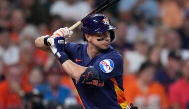 Braves top off busy night by acquiring utilityman Mauricio Dubón from Astros