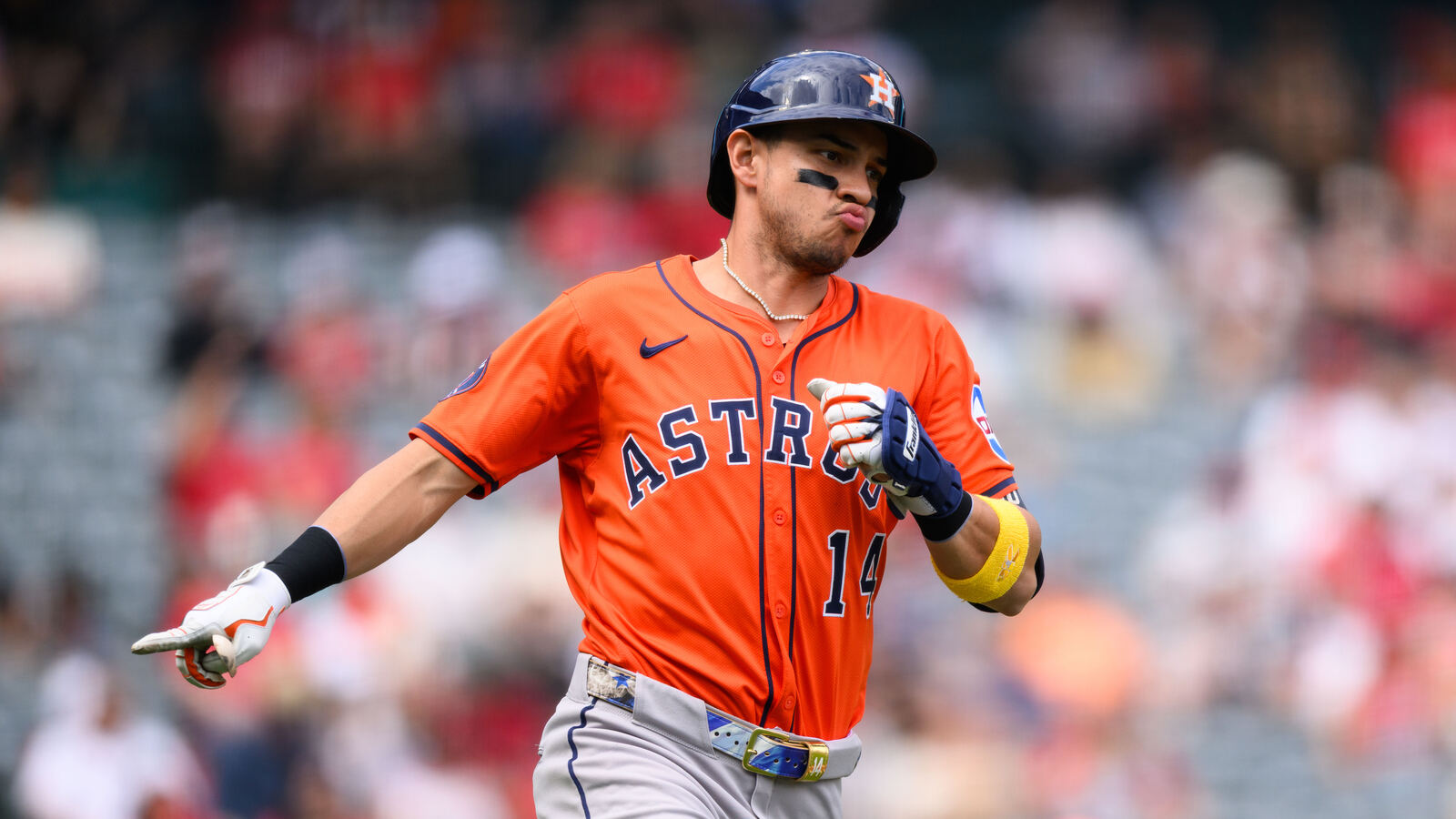 Braves make trade with Astros for Mauricio Dubón