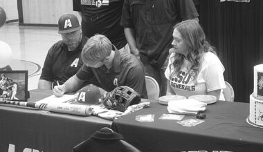 Fontenot inks to play baseball at LSUA; McCollough inks to play baseball at Nunez