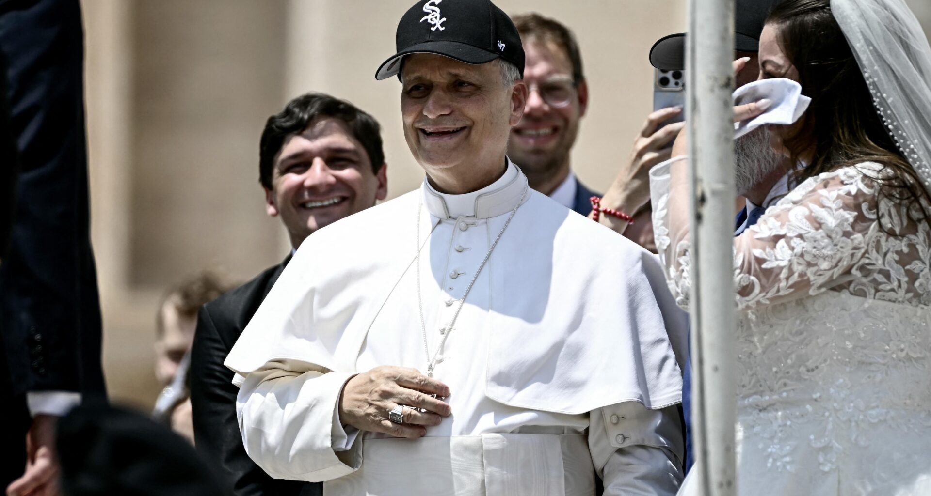 Pope Leo XIV Gifted Bat Used By White Sox Legend Nellie Fox in Video on Thanksgiving