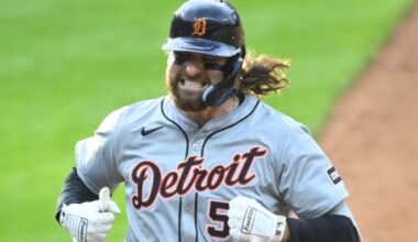 Rays acquire OF Ryan Vilade from Reds for cash