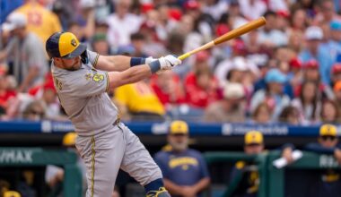 Hoskins, Quintana to become free agents after Brewers decline 2026 options