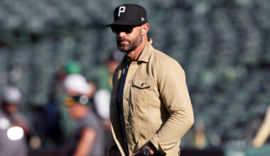 Marlins promote Gabe Kapler to GM