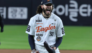 Hanwha Eagles pitcher Cody Ponce celebrates during Game 3 of the Korean Series agaisnt the LG Twins at Daejeon Hanwha Life Ballpark in Daejeon on Oct. 29. [NEWS1]