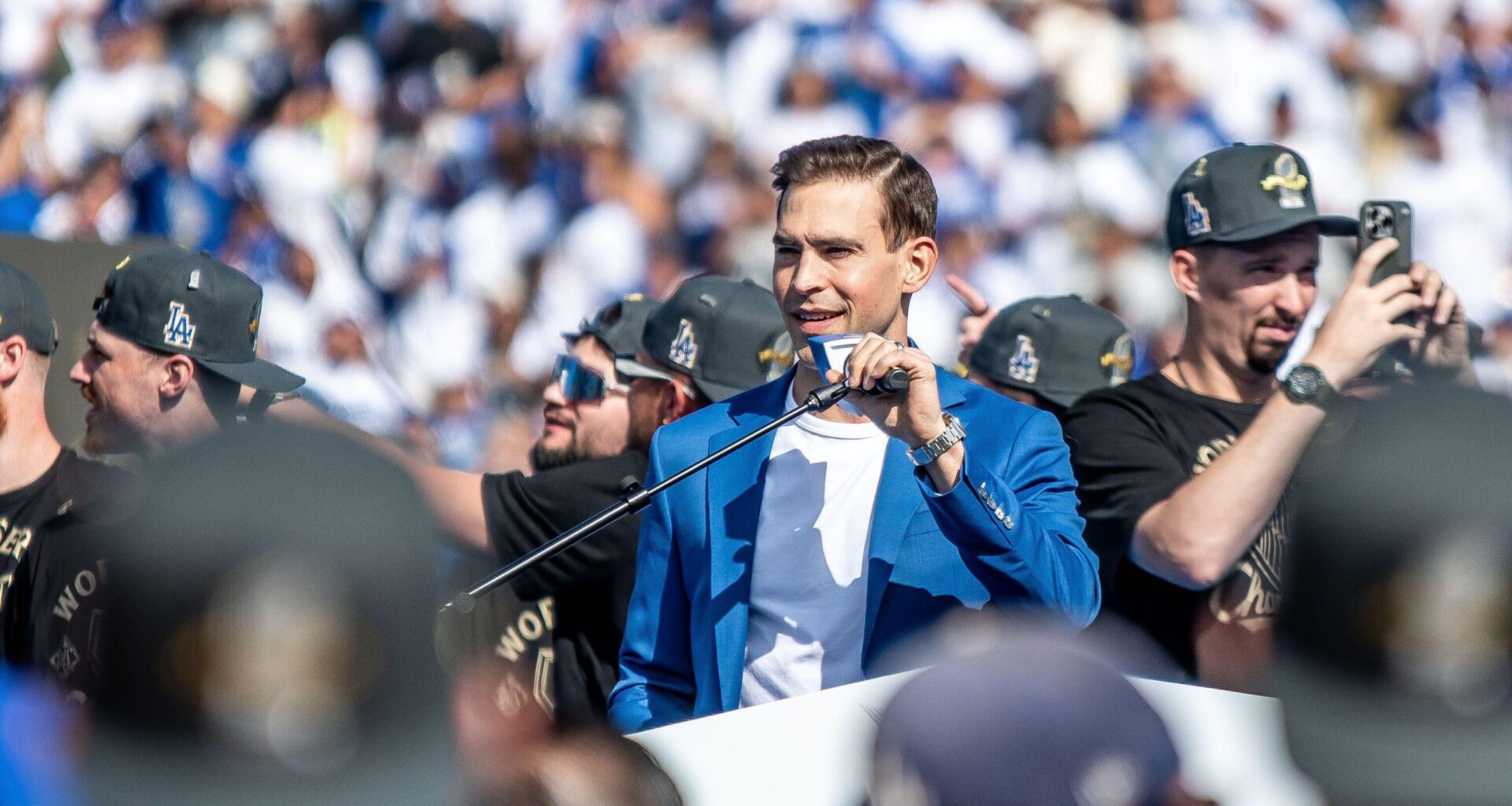 On the Air: Joe Davis, voice of the Dodgers vs. Joe Davis, the Fox announcer