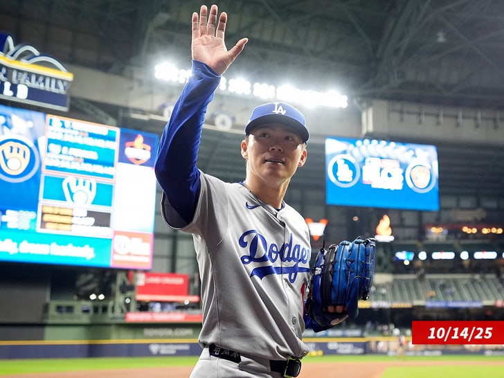 yoshinoby yamamoto dodgers sub getty swipe 2