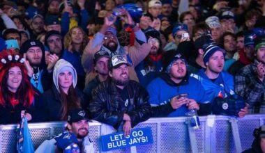 Blue Jays fans still hopeful for World Series win in decisive Game 7 | National News
