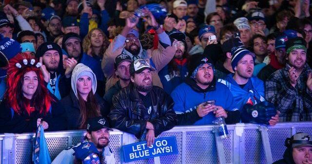 Blue Jays fans still hopeful for World Series win in decisive Game 7 | National News