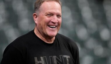 Milwaukee’s Pat Murphy wins NL Manager of the Year for the second straight year |