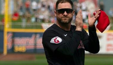 Cleveland's Steven Vogt and Milwaukee’s Pat Murphy win Manager of the Year for 2nd straight season | National Sports