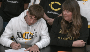 Calera Bulldog Baseball star Logan Bumgarner signs to Redlands Community College |