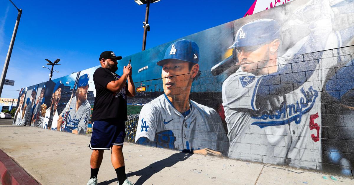 'Dodgers Rule': Graffiti artist Chaka and others draw inspiration — and murals — from World Series champs | National