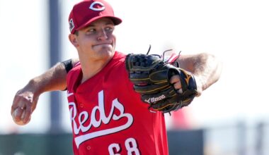 Cincinnati Reds DFA Carson Spiers, add Edwin Arroyo to 40-man roster