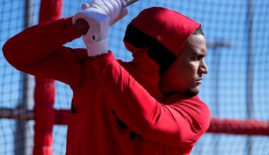 Reds outright utility infielder Santiago Espinal to Louisville