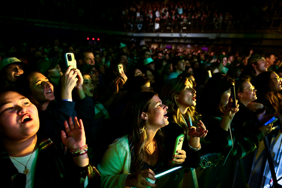November 20, 2025, Boston, MA: Noah Kahan performs during a benefit concert for the Busyhead Project and Red Sox Foundation at MGM Music Hall in Boston, Massachusetts Thursday, November 20, 2025.  
(Photo by Rachel O’Driscoll/Boston Red Sox)