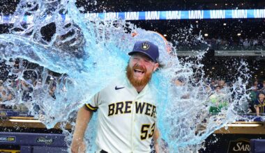 Brewers extend qualifying offer to Brandon Woodruff