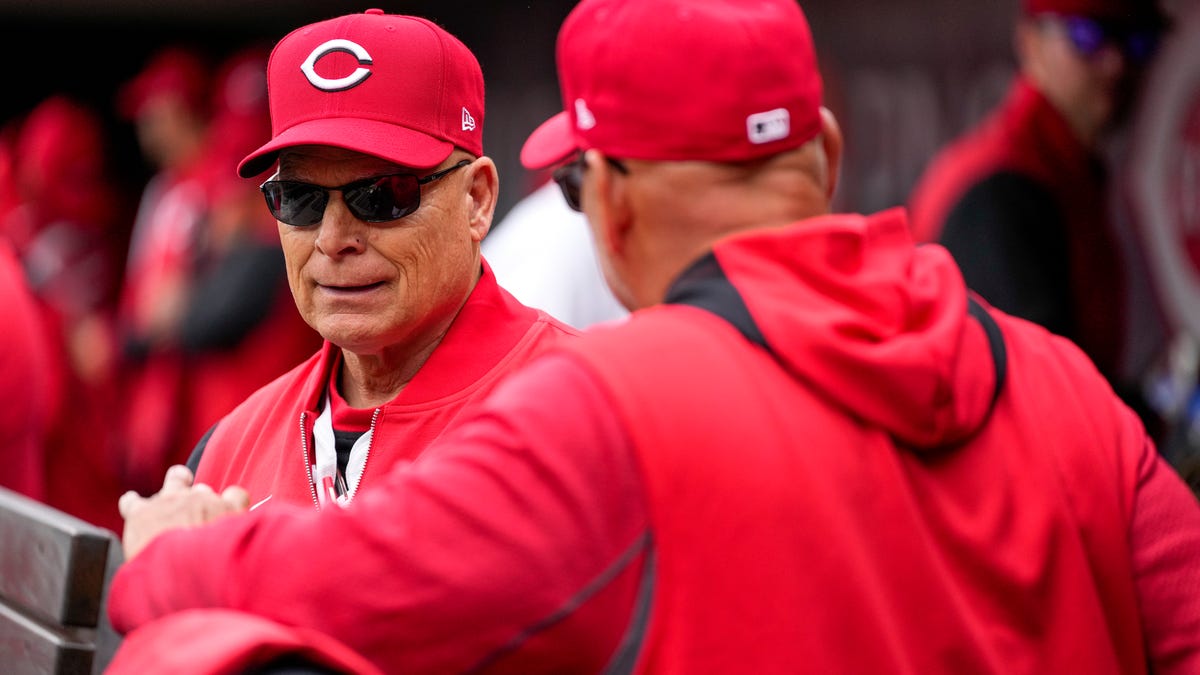 Cincinnati Reds shuffle coaching staff with Brad Mills retirement