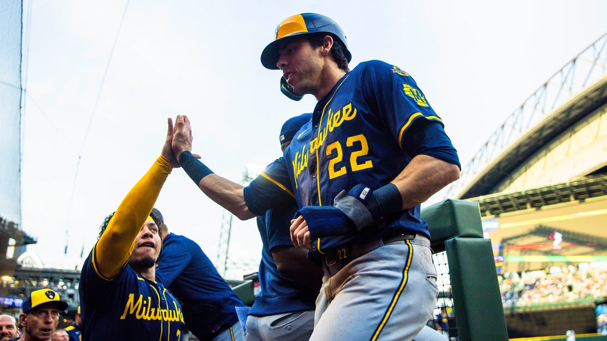 Brewers embrace 'power of friendship' in NL Central standings