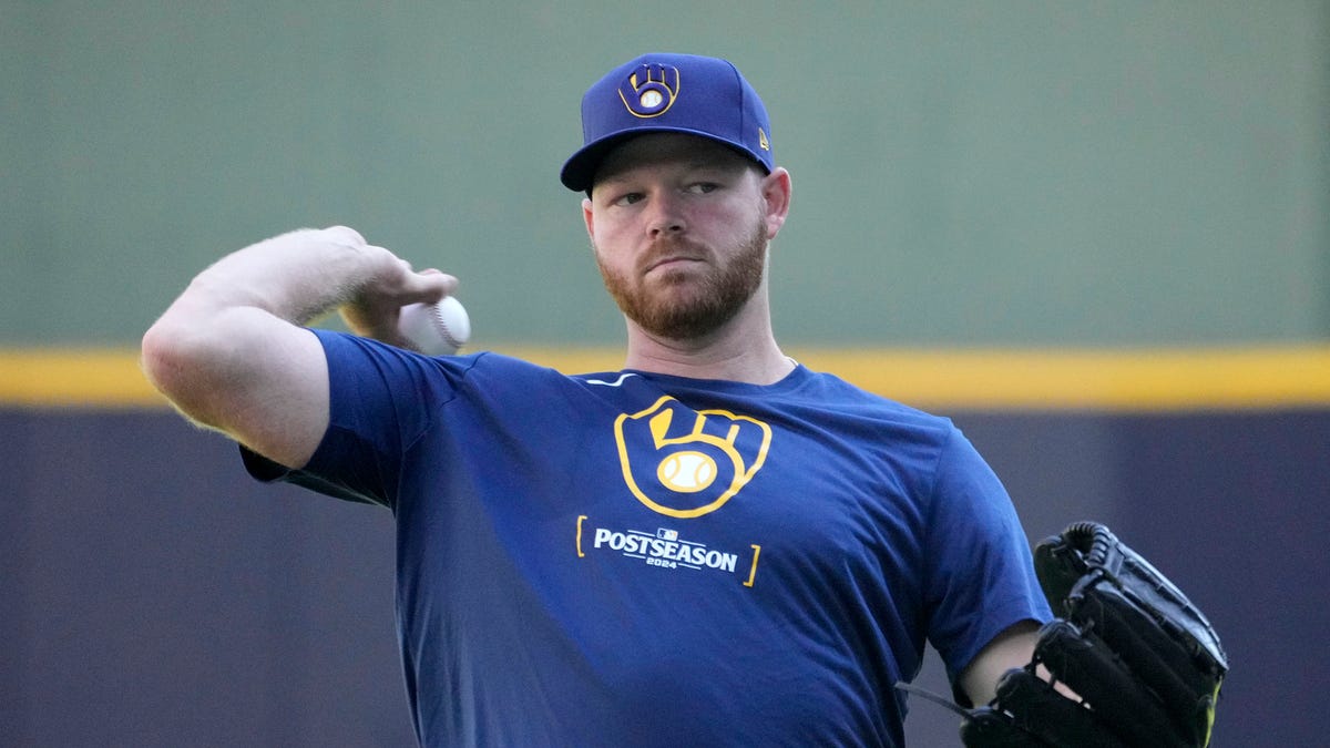 Brewers have offseason decisions ahead. Here are dates to know