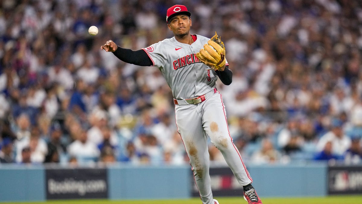 Reds’ 3B Ke’Bryan Hayes wins 2nd Gold Glove, Steer falls just short