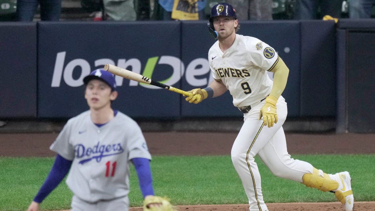 Tender deadline passes with no big surprises for the Brewers